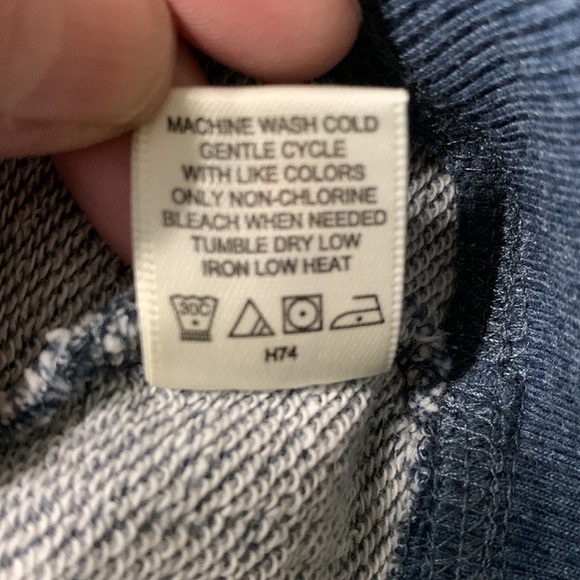 G.H. Bass & Co. Weekend Hooded Sweatshirt Size Small, good condition - Picture 4 of 4